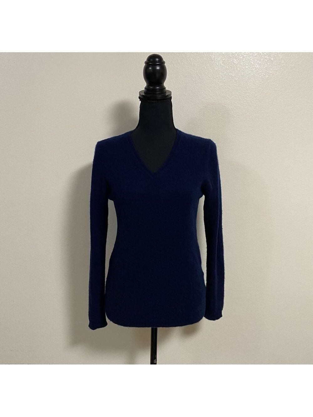 Morgan Taylor Sweater Women’s Size Large Navy Cashmere V Neck Sweater